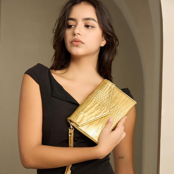 Gold Envelope Handbag for Elegant Nights - Lightweight & Practical Evening Use - Picture 2 of 8